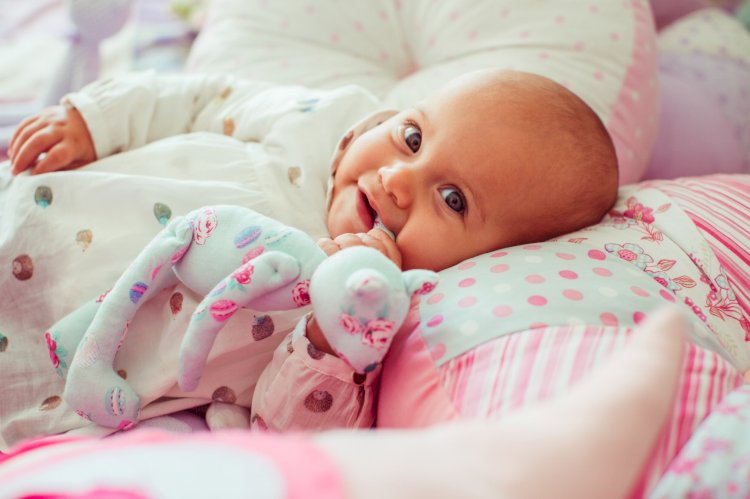 Does your baby sleeps less at night?