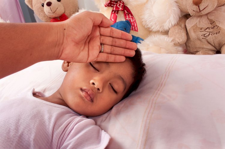 Precautions during fever in a child with past history of febrile seizures